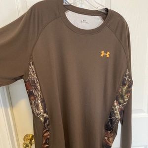 Men's Under Armor size Large Camo/Green Long Sleeved pullover